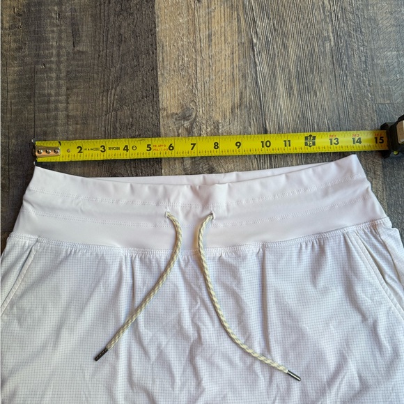 Vuori Women’s Sea breeze Skort White Drawstrings Medium M - Picture 6 of 8
